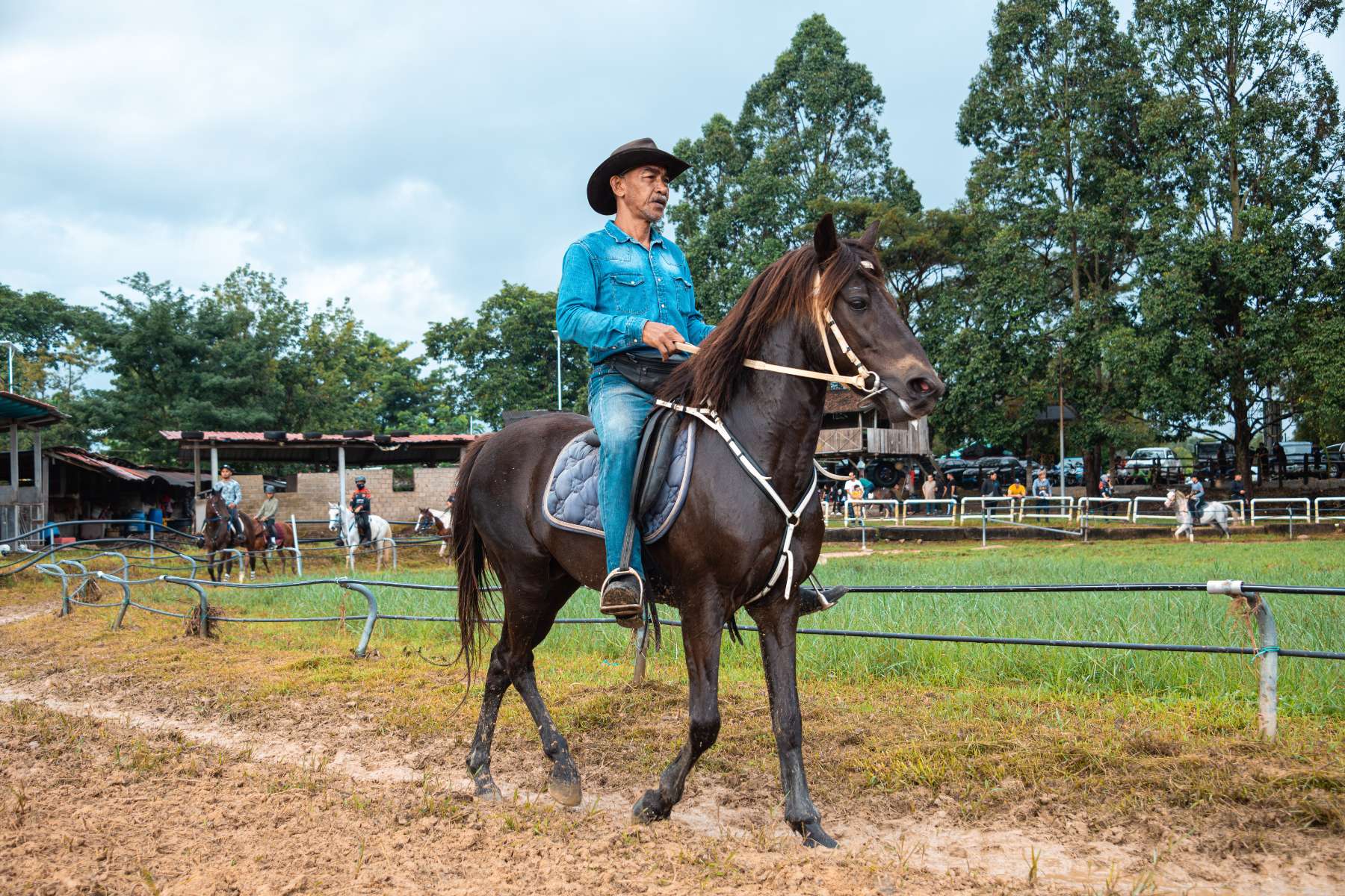 Galeri V2 - High Chaparral Stable 3